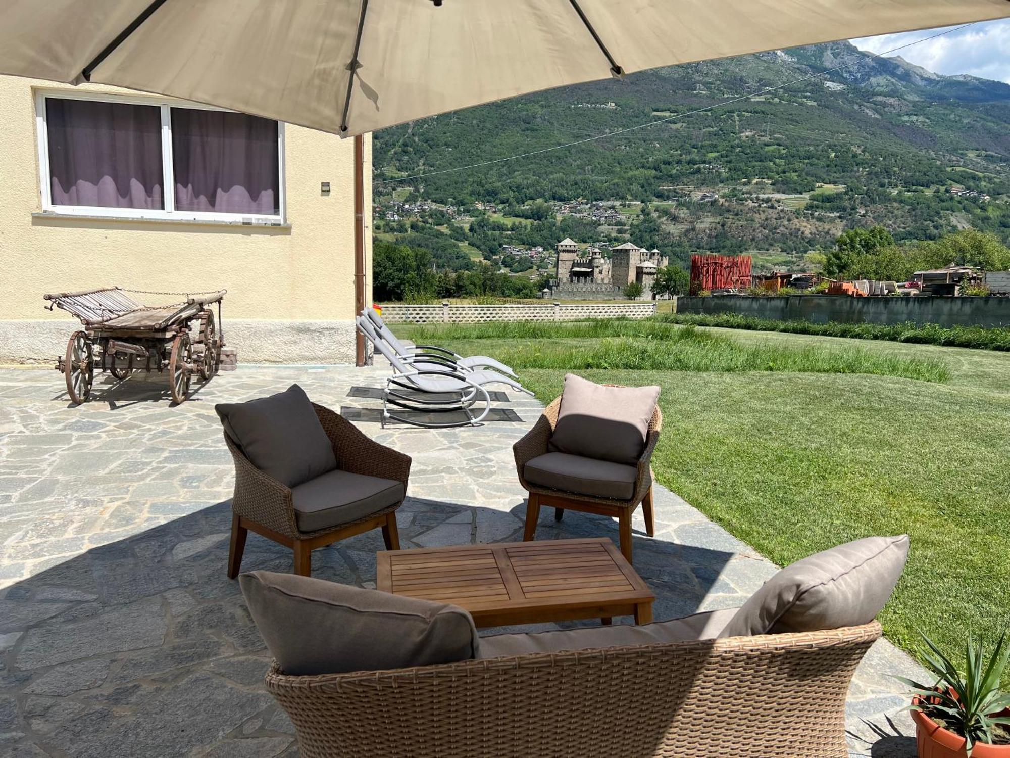 La Rose Du Prevot Apartment Fenis Exterior photo